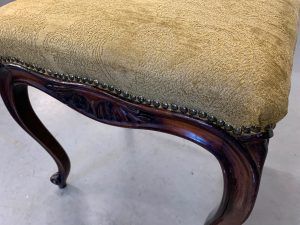 Meubelstofferen van diverse klassieke stoelen